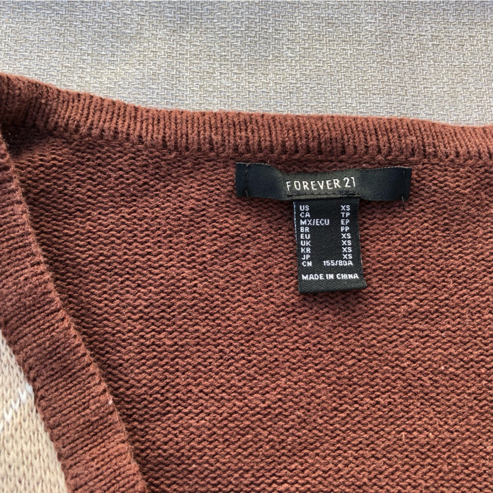 Forever 21 Cropped Cardigan Long Sleeve V-Neck Button Down Argyle Brown Size XS - Picture 2 of 12